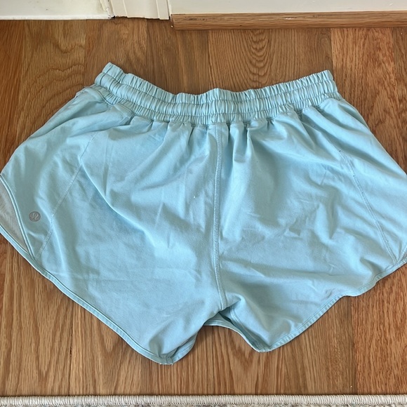 Lululemon 4” Hotty Hot Shorts - Picture 2 of 3